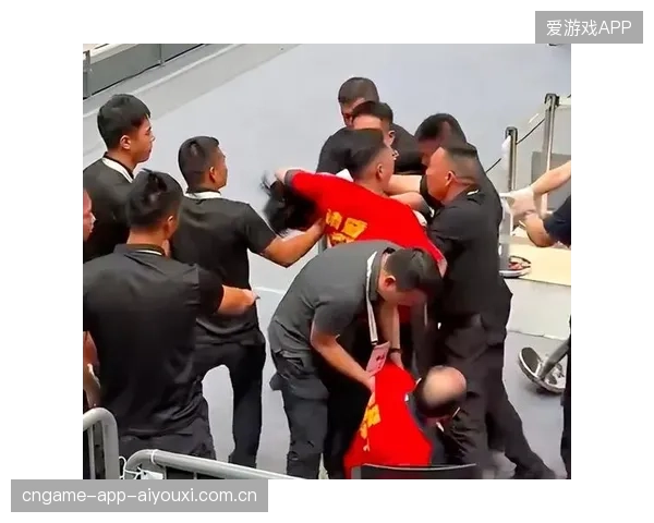 球迷行为与安保争议：联赛治理面临的新挑战